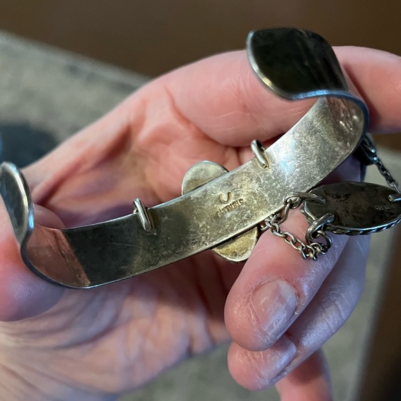 Authentic & Stamped Sterling Silver / Mother of Pearl Vintage Cuff/Bracelet - Picture 4 of 6